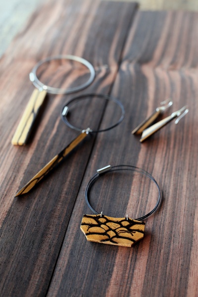 Quelques bijoux bois précieux