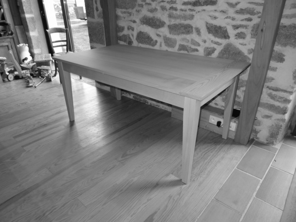 Table à rallonges en Frêne