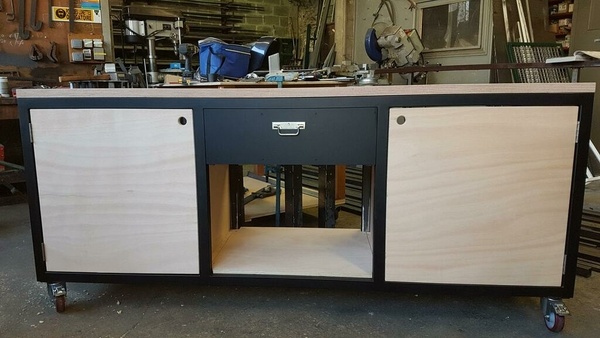 Établi Mobil en fer et bois