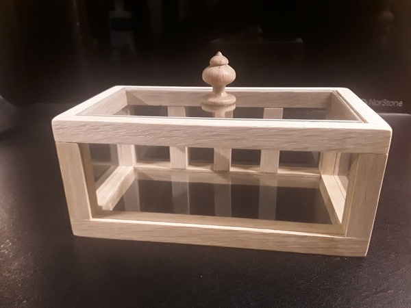 Boîte déco en vers de bois.