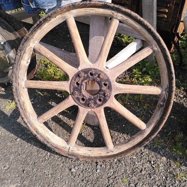 Roue d'automobile...