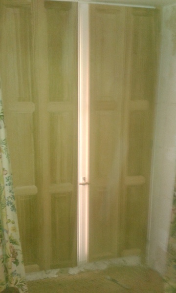 Deux paires de volets interieurs