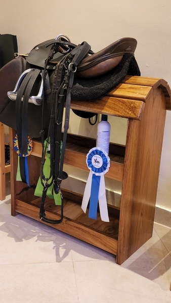 Porte Selle de Cheval en Teck