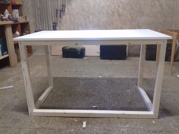 Petit bureau tout simple