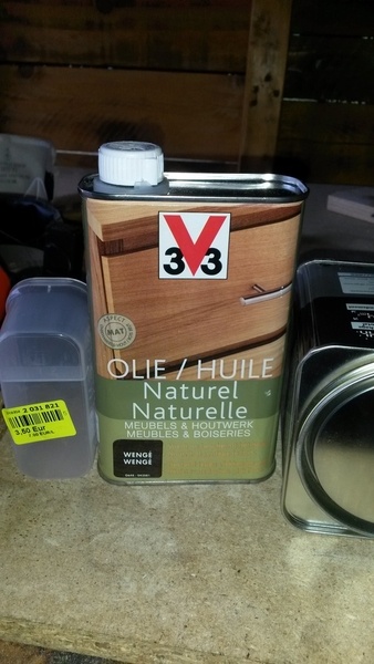 Vernis et huile v 33