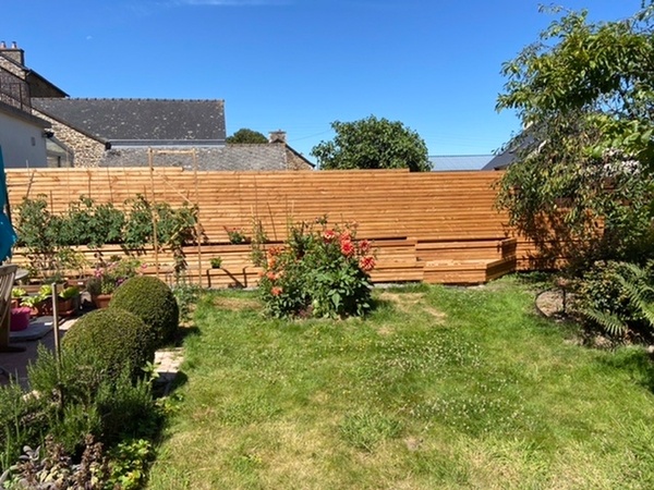 CLÔTURE ET JARDINIÈRES EN DOUGLAS