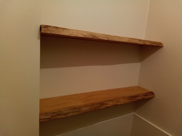 Étagères fixations invisibles style live edge