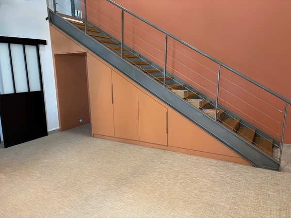 Agencement sous escalier