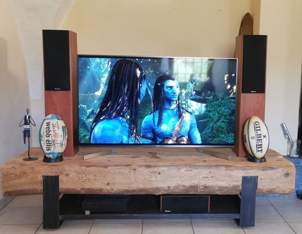 Meuble TV - poutres Douglas et pieds métalliques