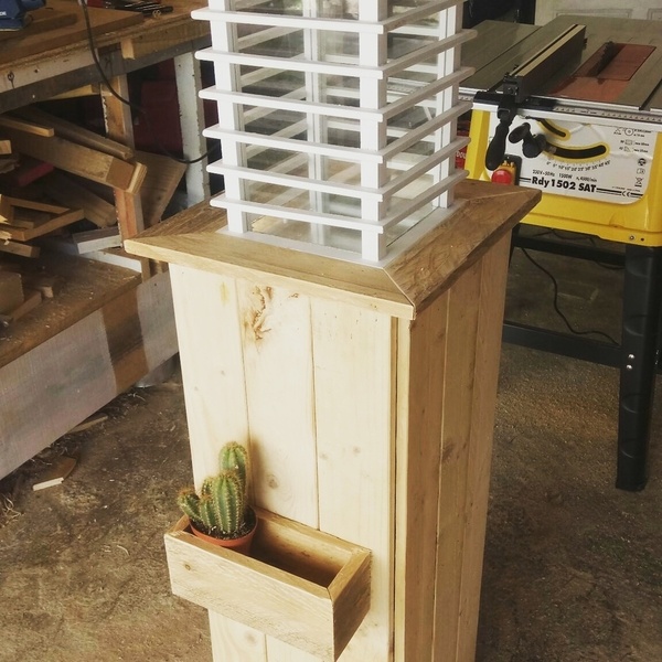 Socle de Lanterne en bois de récup, sapin du nord