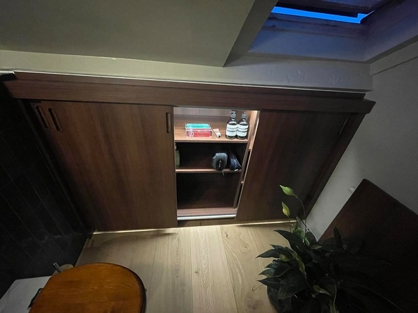 Dans la salle de bain