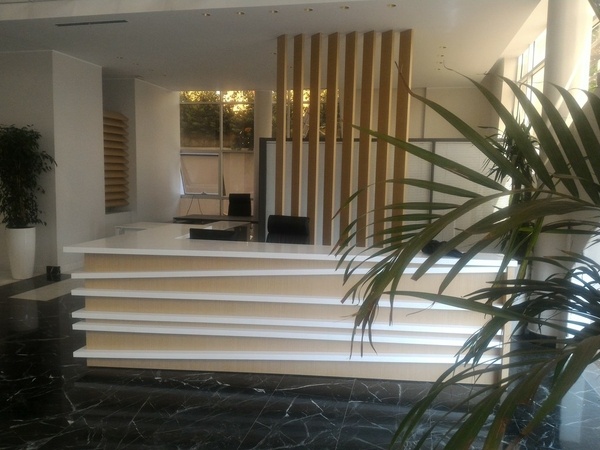 Comptoir plaquage chêne et Corian