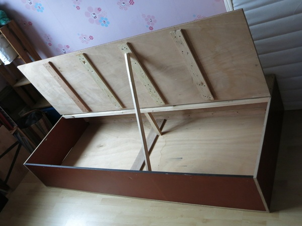 Le couvercle est renforcé