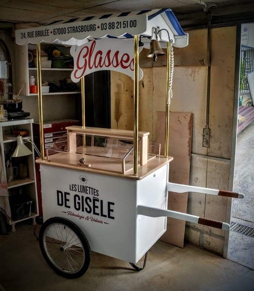 Une charrette de glasses