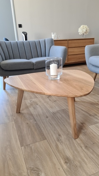 Une petite table basse "mid century"