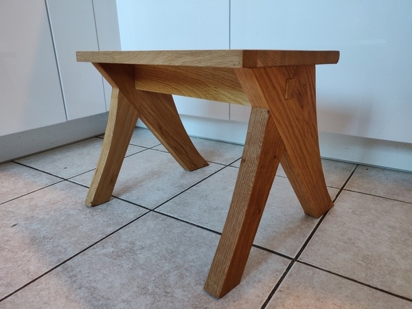 Marche pied au regard d'éléphant