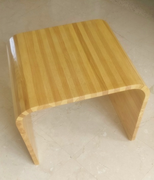 Bout de canapé ou petite table basse