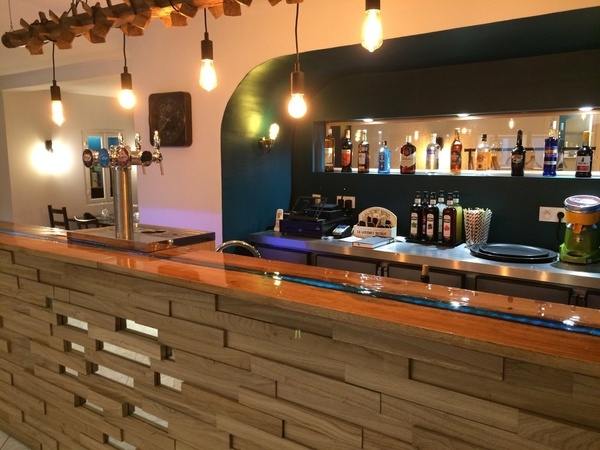 Bar chêne et résine