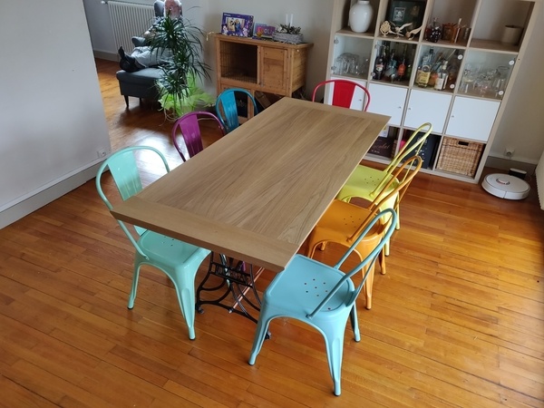 Plateau de table en chêne et rallonges d'appoint en CP