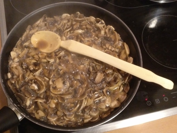 Une cuillère en noyer.