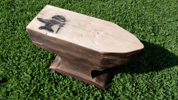 Fabriquer une enclume en bois taille réel