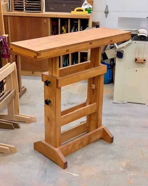 Support de travail ajustable en hauteur