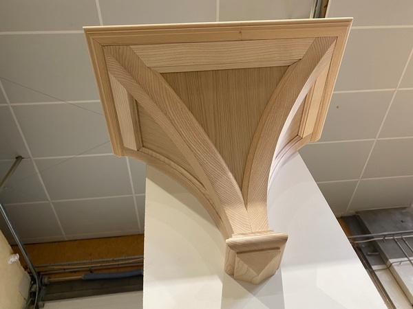 Console en arêtier cintrée