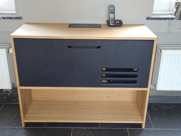 Petit meuble pour modem et téléphone