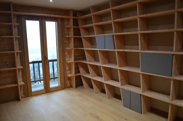 Bibliothèque penchée