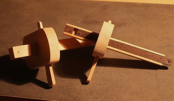 Une paire de trusquins