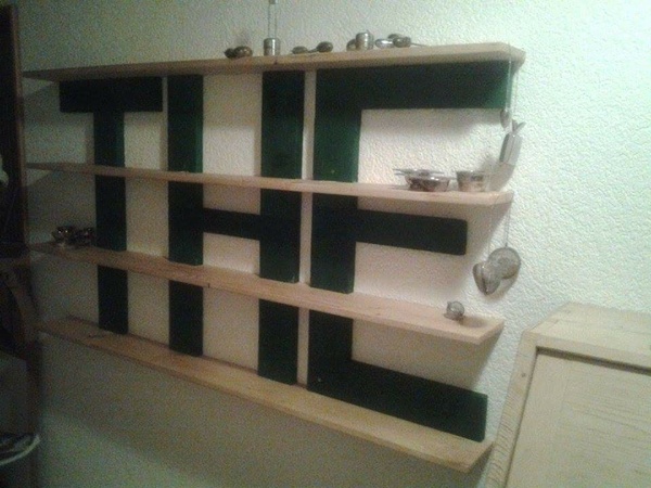 Etagère murale à thé