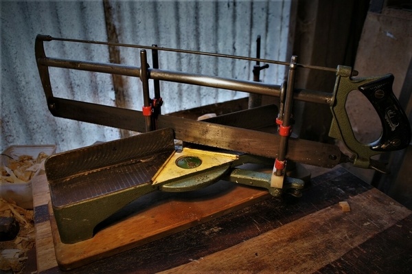 La fameuse boîte à coupe Ulmia.