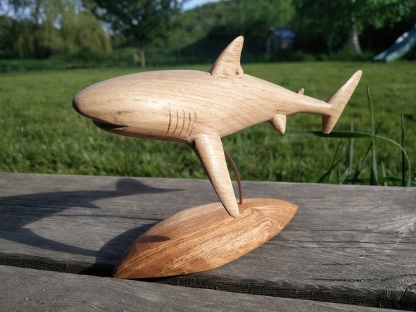 Requin sculpté