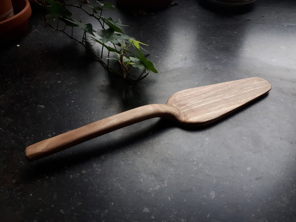 Pelle à tarte monoxyle