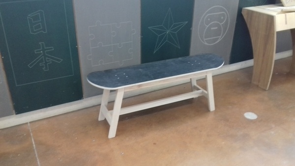 Banc-skateboard
