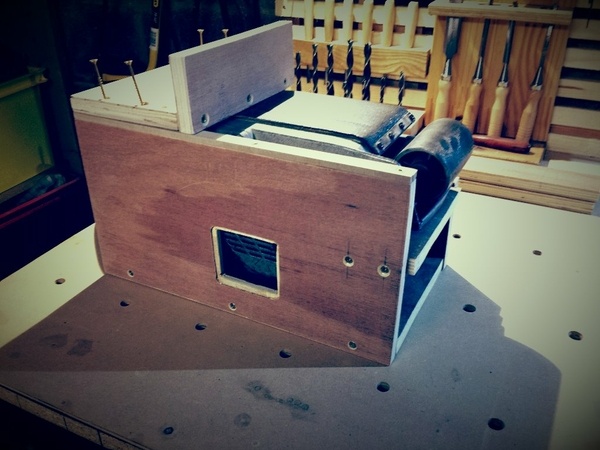 Support pour ponceuse à bande makita