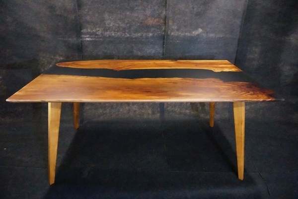 Table "Vulcain" résine et bois