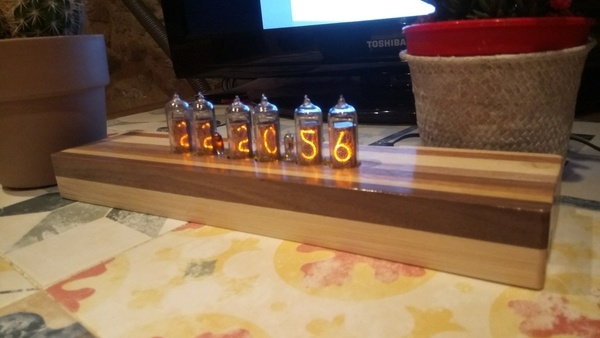 Horloge Nixie Tubes origine de Soviet union 1972