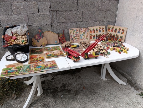 Concept et fabrication de jouets en bois.