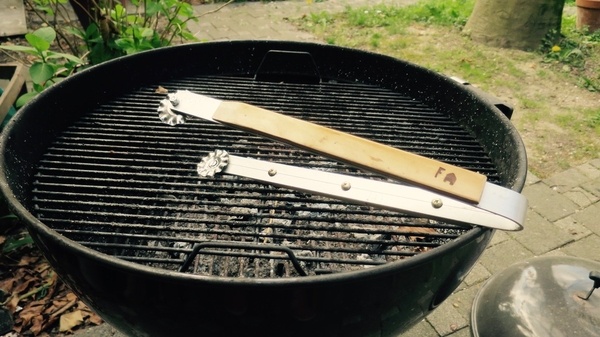 Pince BBQ revolutionaire !!!