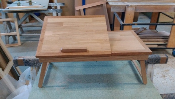 Petite table pour le pc