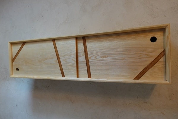 Etagère murale la même 5 ans après...