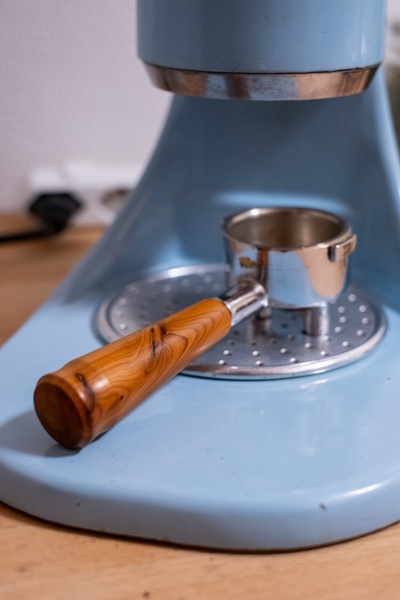 Manche de percolateur et machine à "piston" en bois du démon