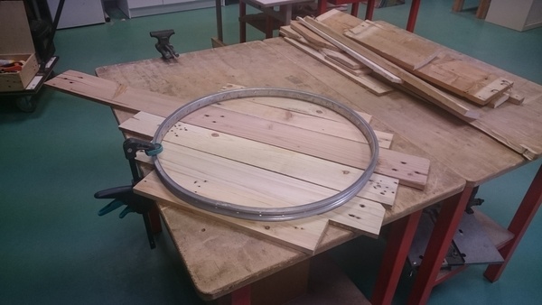 Table plateau tournant