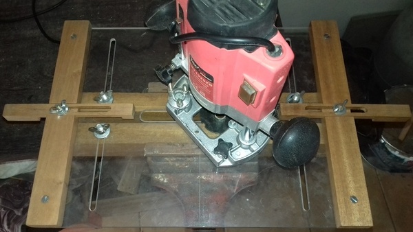 Gabarit à mortaises