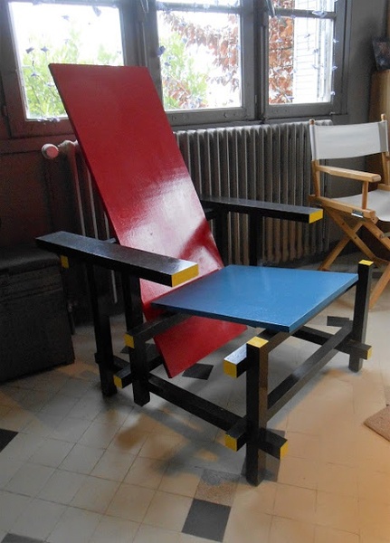 Chaise bleue et rouge de Gerrit Rietveld