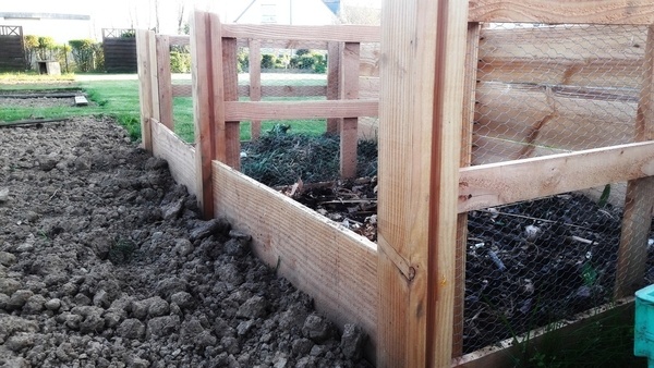 Composteur triple bac