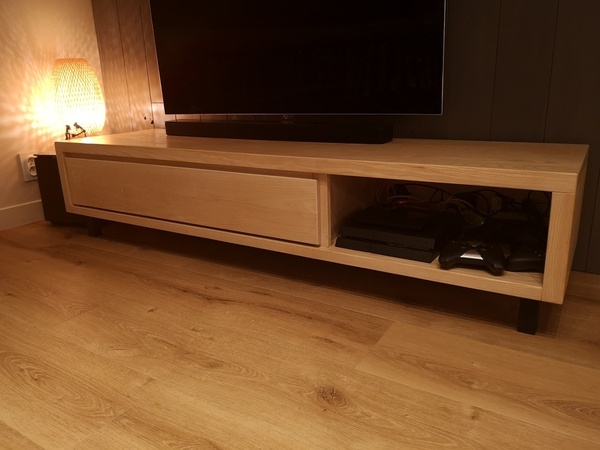 Meuble TV en frêne massif