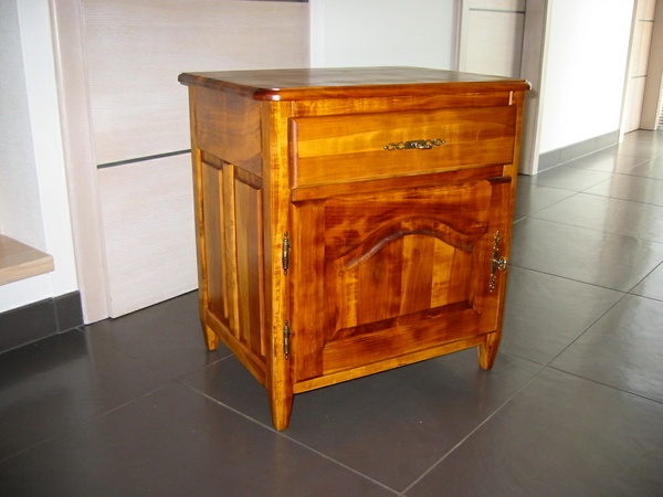 Petit meuble de rangement