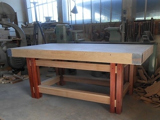 Etabli en chêne, padouk et composite